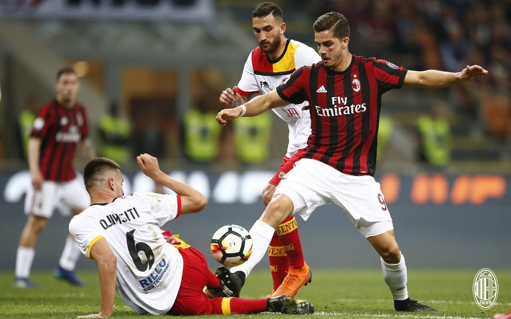 Nhận định AC Milan vs Benevento 01h45 ngày 02/05/2021
