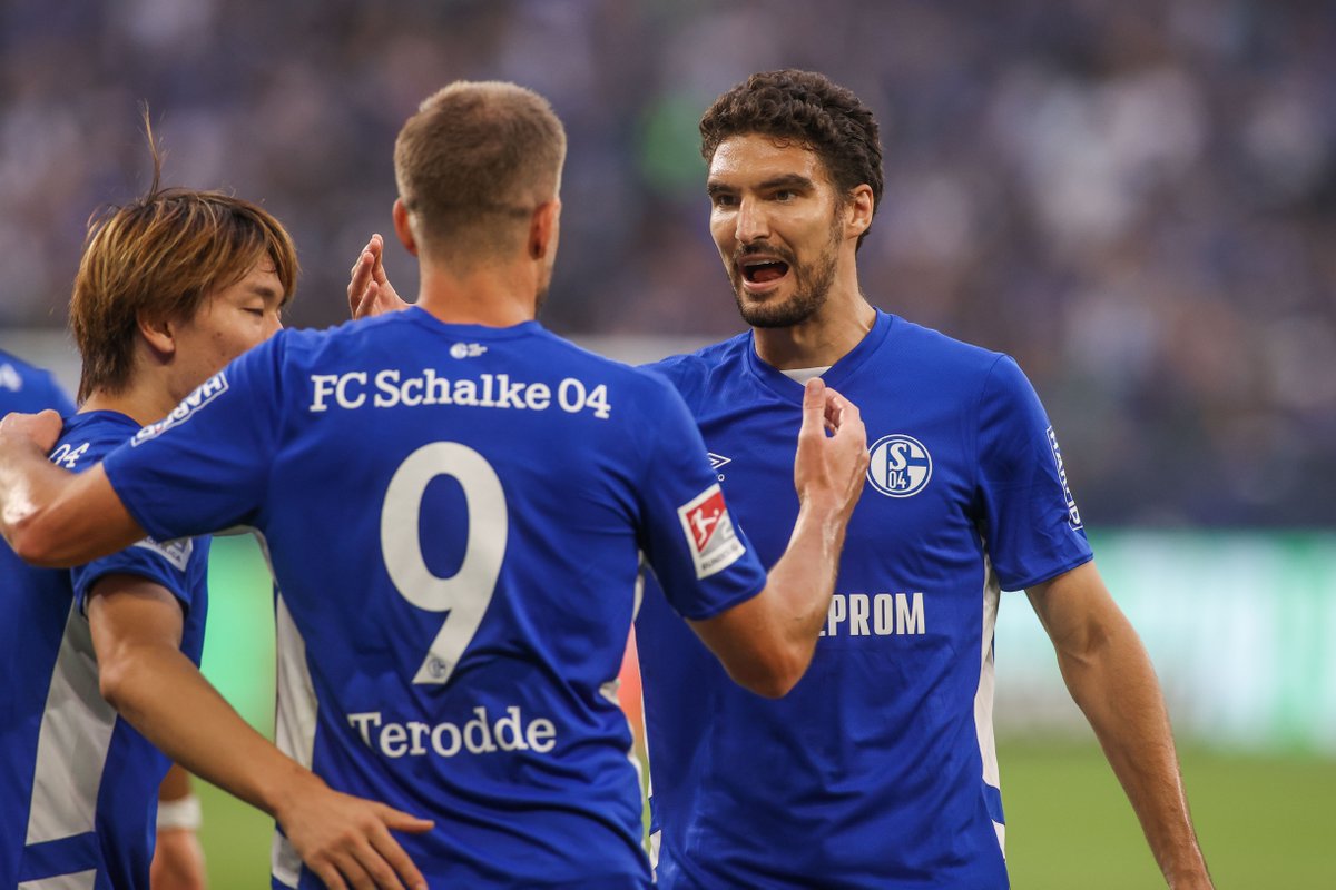Nhận định 1860 Muenchen vs Schalke 04 23h30 ngày 26/10/2021
