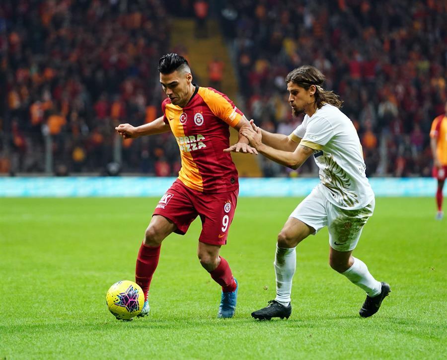 Nhận định Galatasaray vs Lokomotiv Moscow 00h45 ngày 05/11