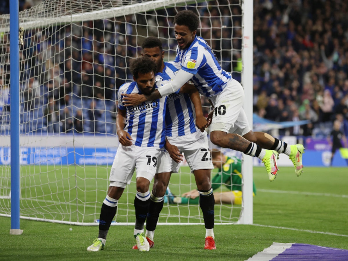 Nhận định Reading vs Huddersfield 22h00 ngày 22/01