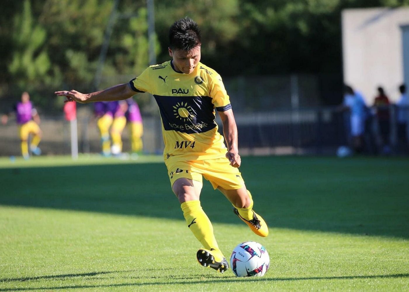 Bản tin bóng đá 02/08/2022: Quang Hải được kỳ vọng đá chính trước Dijon