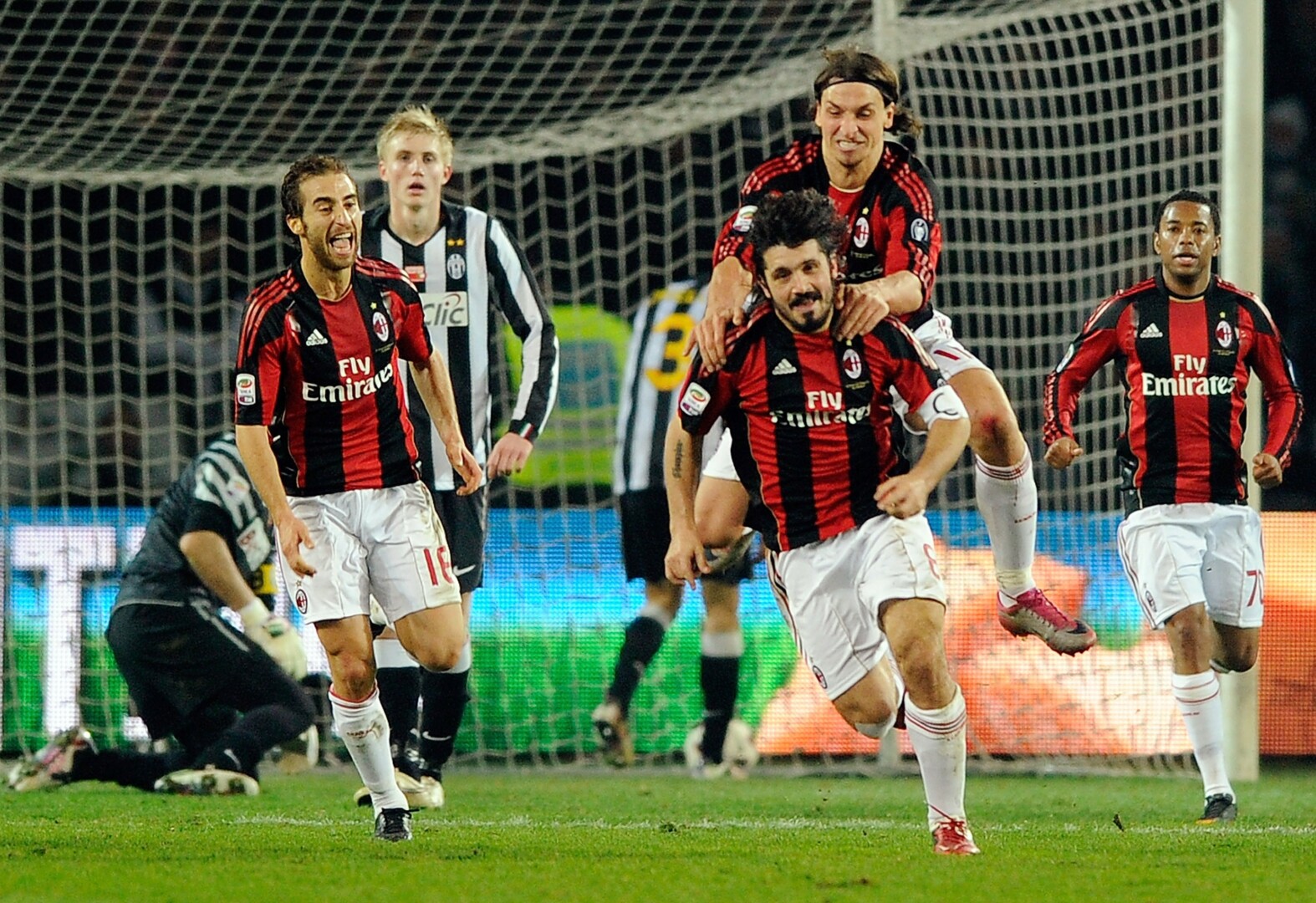 Nhận định AC Milan vs Juventus 01h45 ngày 23/10