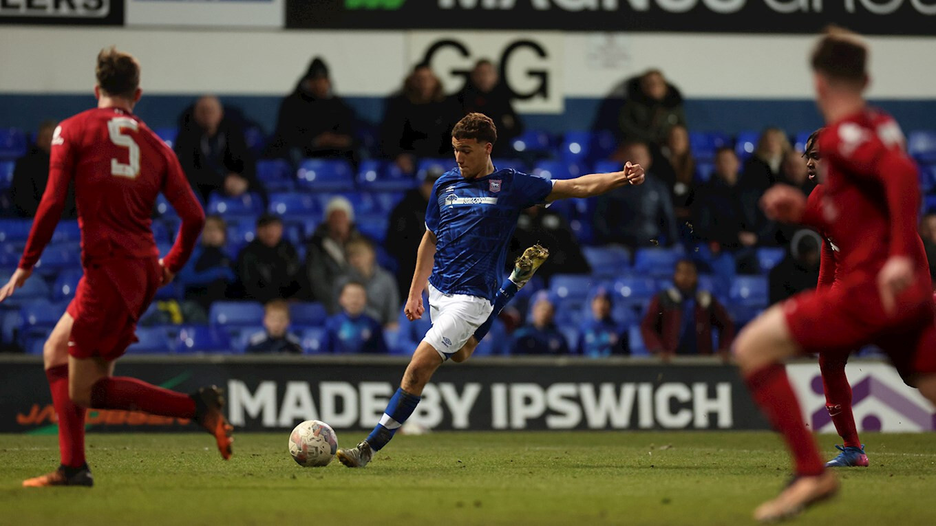 Nhận định Ipswich Town vs Liverpool 18h30 ngày 17/08