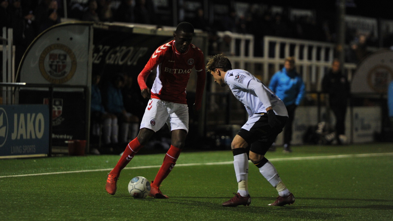 Nhận định Charlton vs Bromley 02h00 ngày 13/11